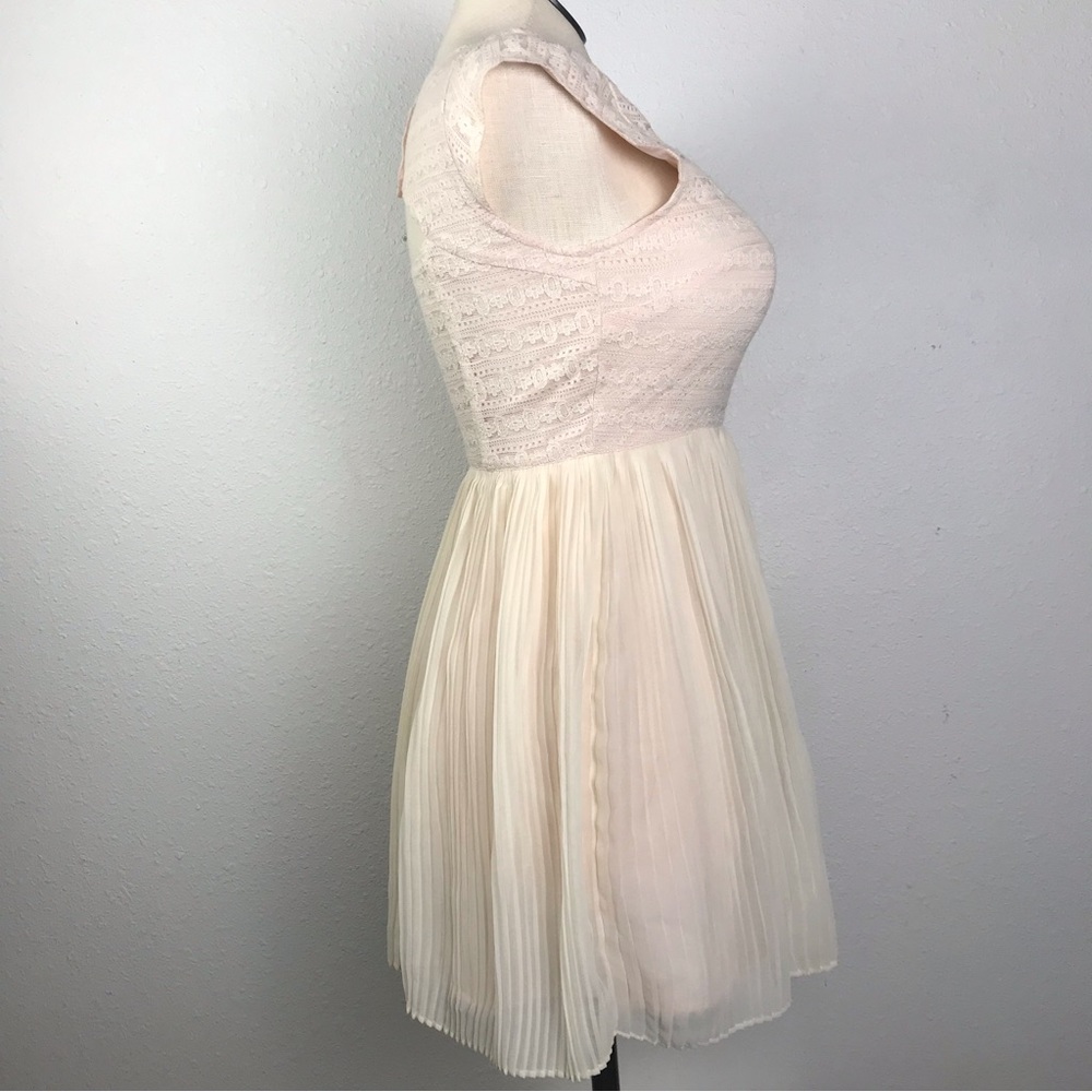 American Eagle Outfitters Blouse Type Peplum Women’s Size 4 Color Light Pink - Picture 2 of 11